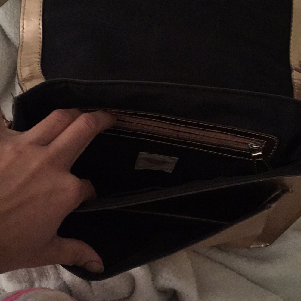 Purse - Picture 3 of 3